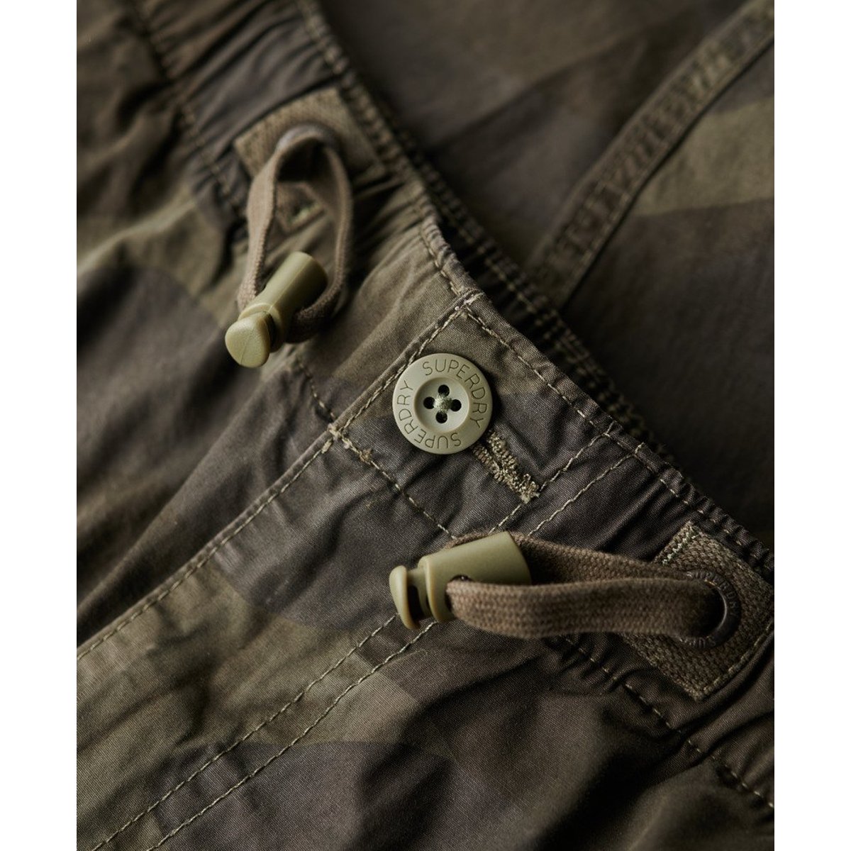 Pantalon Parachute Coupe Large camouflage olive telo, SUPERDRY