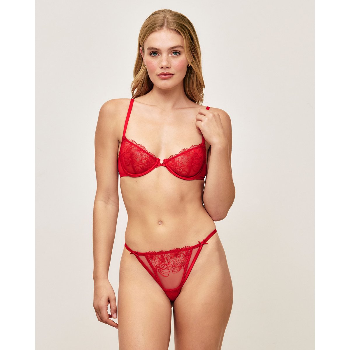 Soutien-gorge corbeille avec broderies LOVECRUSHIZ rouge, UNDIZ