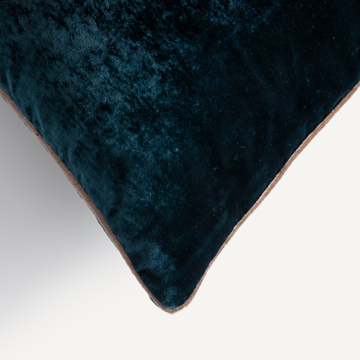 Coussin en panne de velours, Vezina bleu minéral, AM.PM