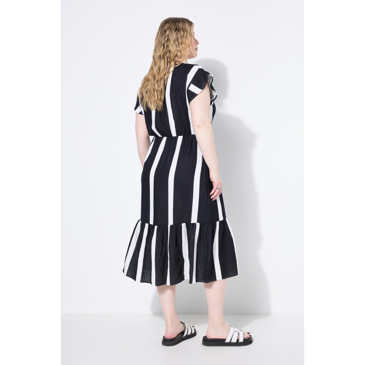 Robe midi en mousseline à rayures noir, STUDIO UNTOLD
