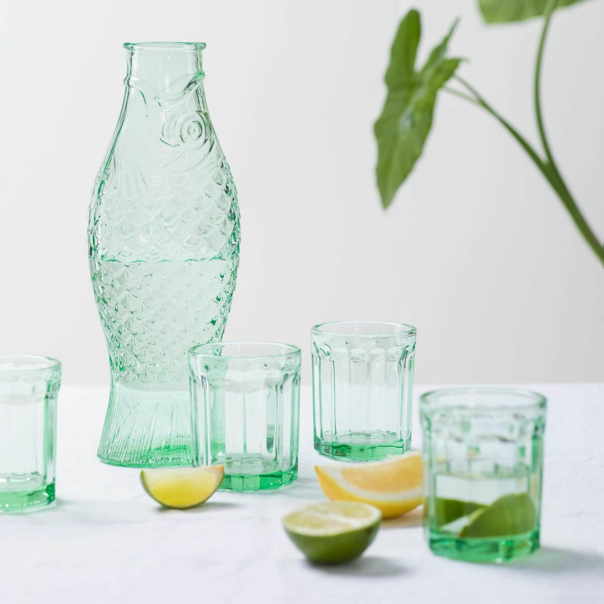 Carafe en verre Fish vert, SERAX