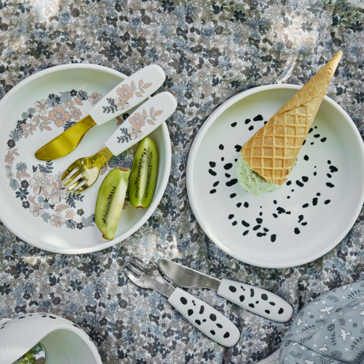 Set assiette et couverts blanc, bleu, rose, ELODIE DETAILS