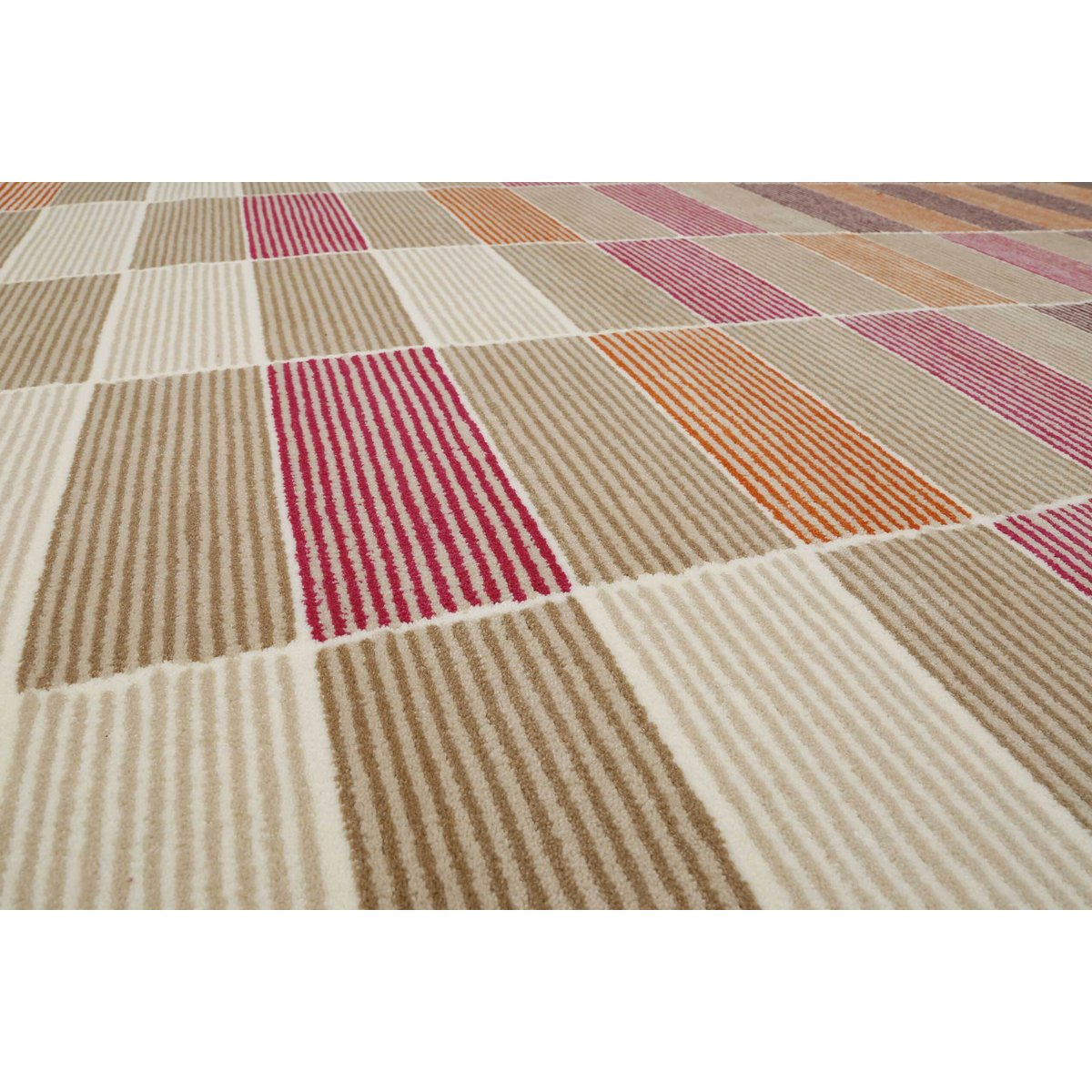 Tapis tufté avec motif rayures et damier ,  FIDA taupe, beige et baie, ESPRIT