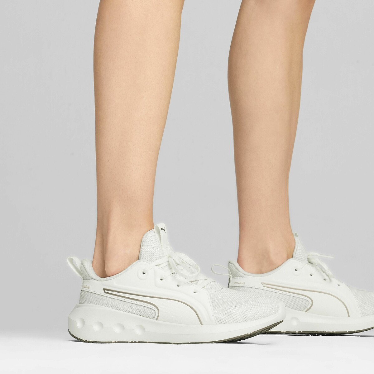 Baskets Softride Carson blanc/doré, PUMA