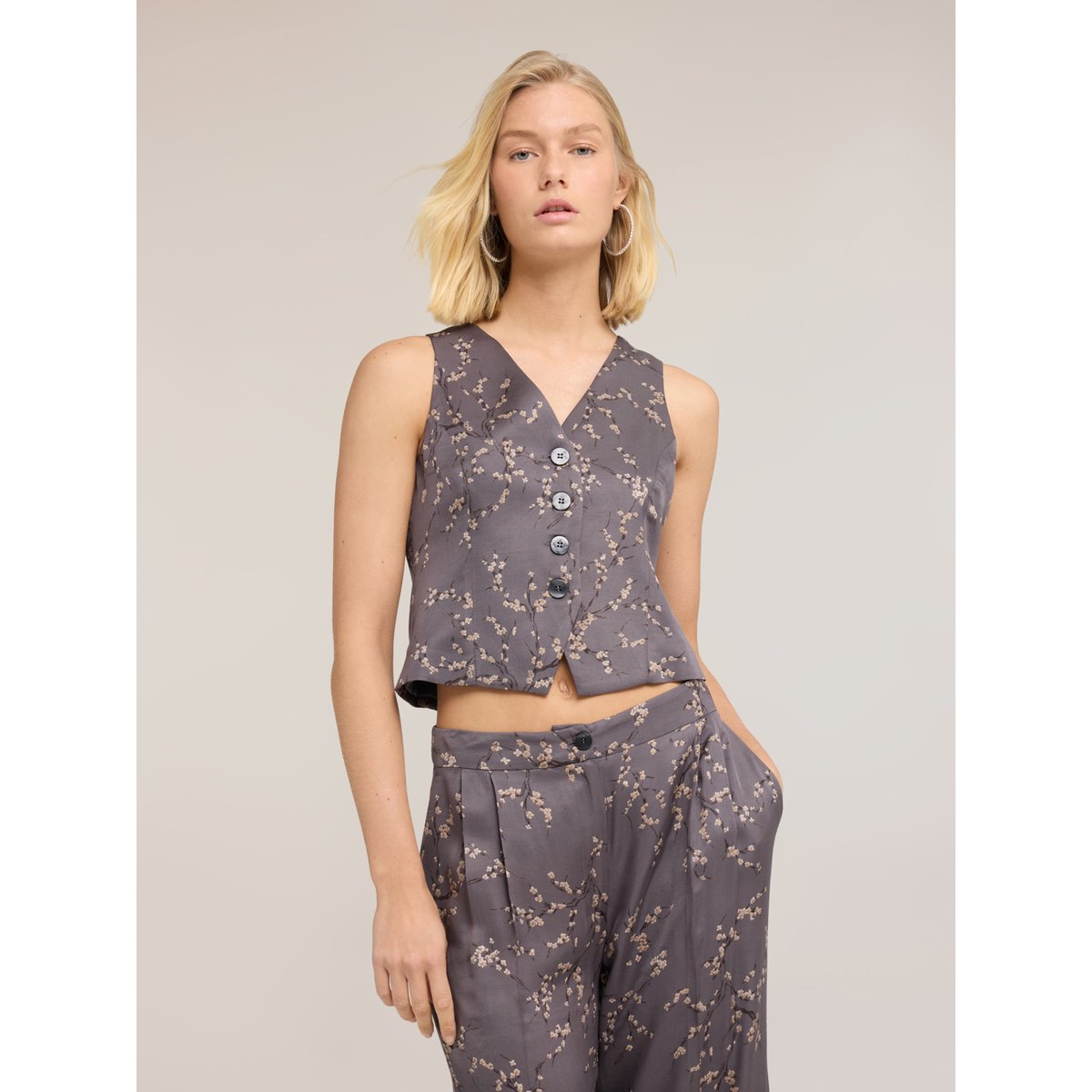 Gilet à imprimé fleuri gris, MOTIVI