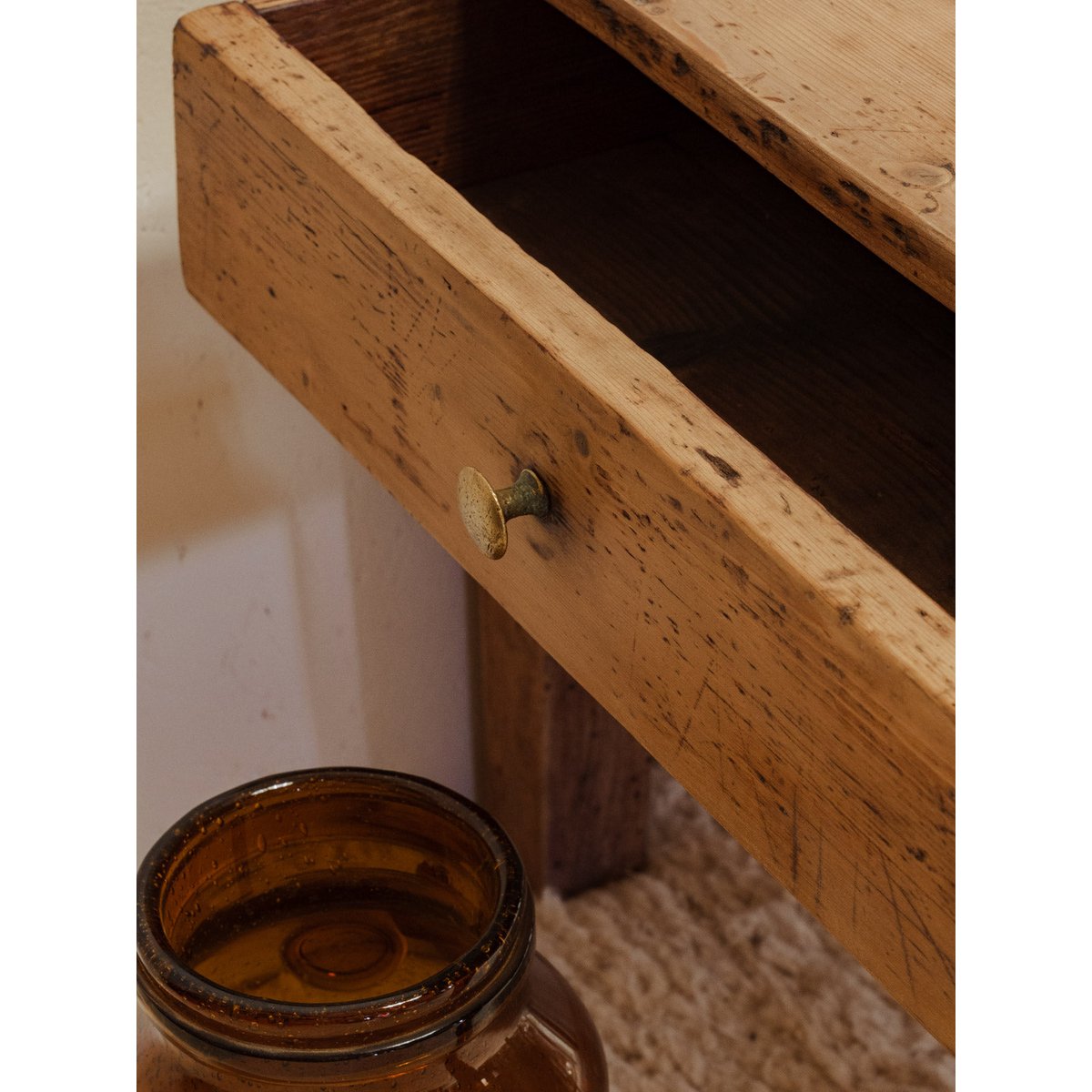 Table basse en bois Léonie N°900 - Bon état bois clair, DEBONGOUT