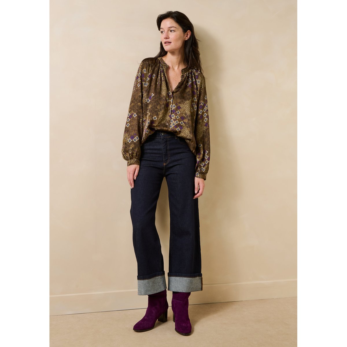 Chemise manches longues col rond en satin imprimé olive/cassis, LA FEE MARABOUTEE