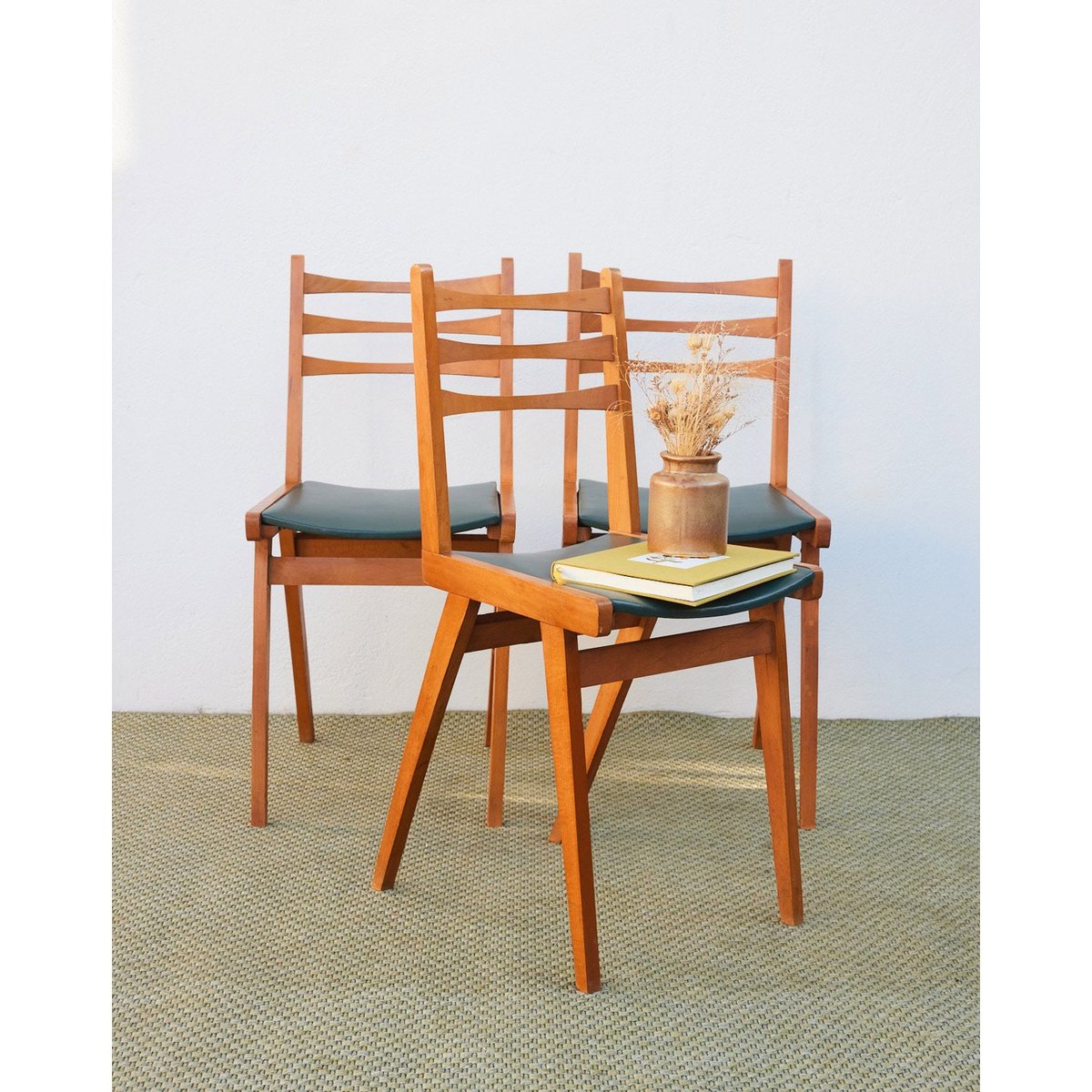 Lot de 3 chaises scandinaves en bois Alma N°1926 - Bon état bois clair, DEBONGOUT