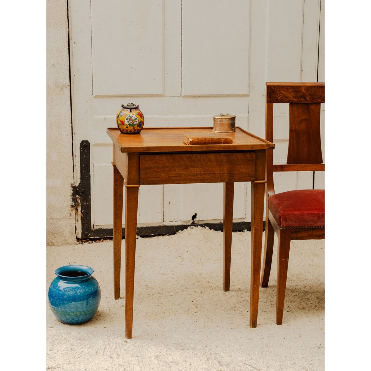 Table d'appoint en bois Francine N°1659 - Bon état bois foncé, DEBONGOUT