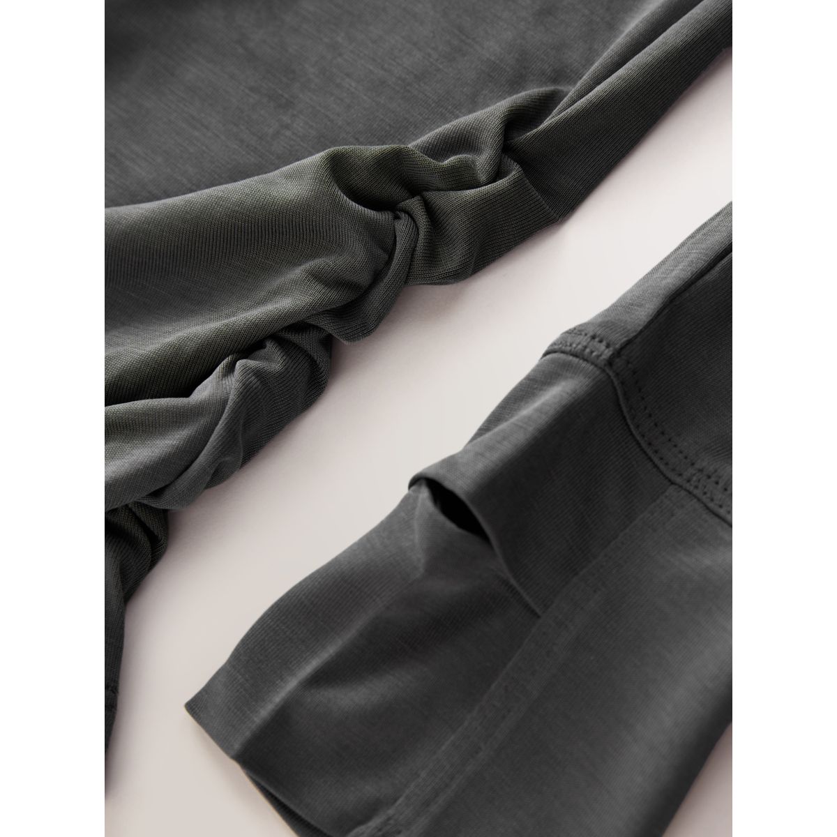 Haut active léger froncé sur le côté gris anthracite, NEXT