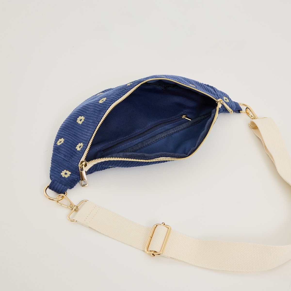 Sac banane broderies florales bleu, GRAIN DE MALICE