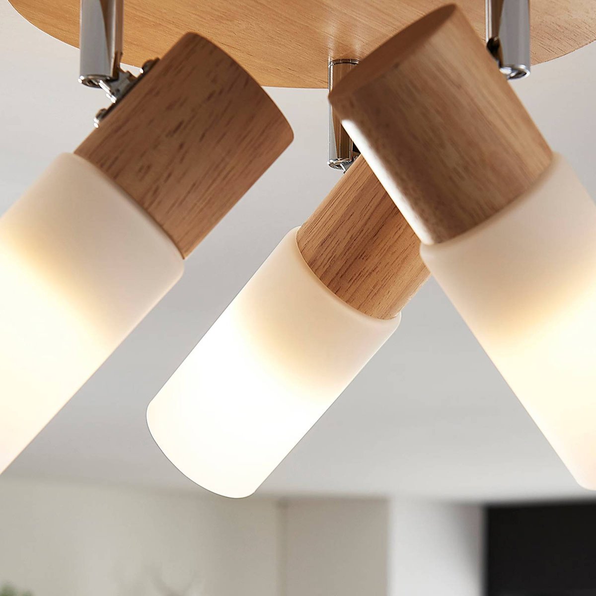 Spot en bois traditionnel, Christoph blanc, bois clair, LINDBY