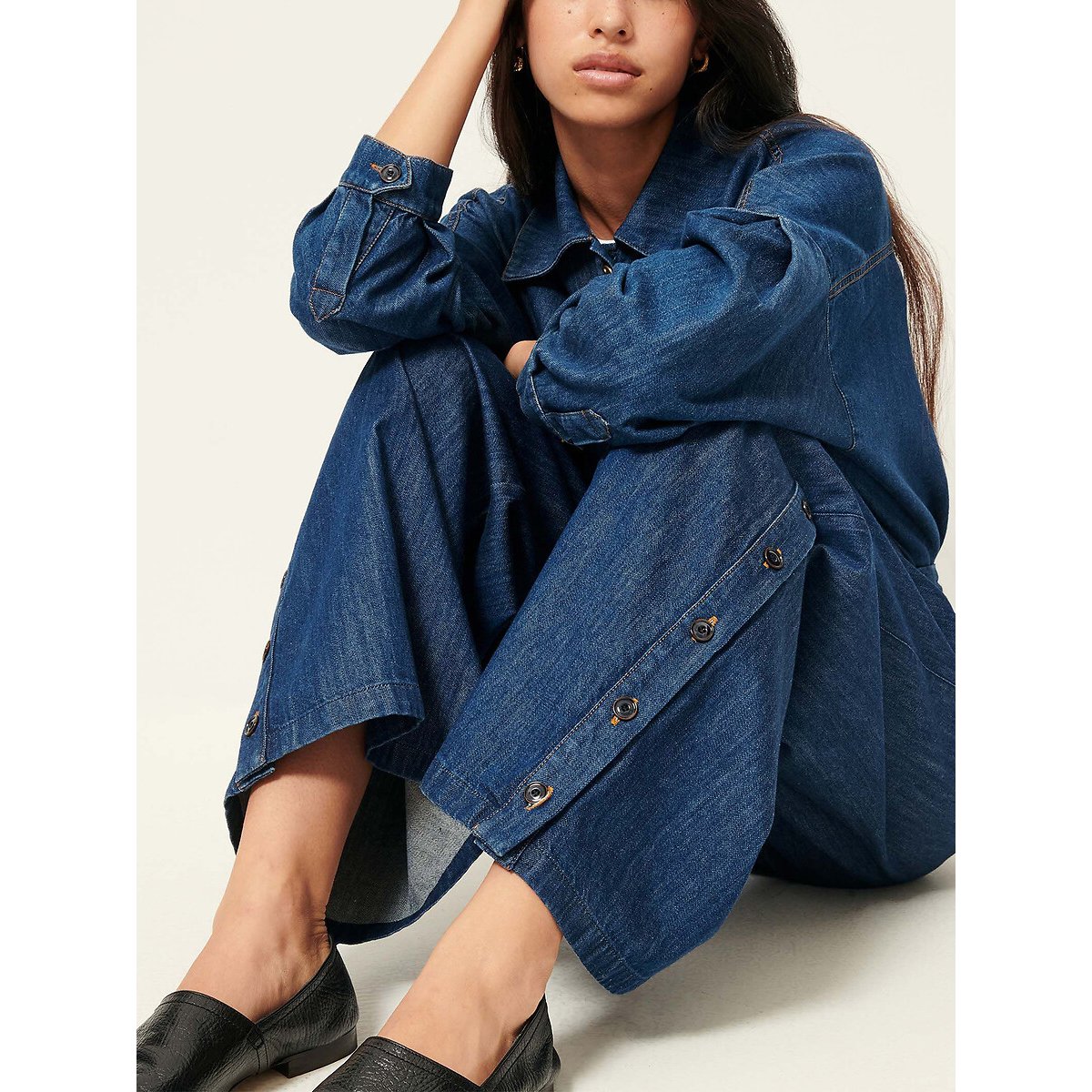 Pantaloni in denim a gamba larga con abbottonatura sugli orli, PROVENLOR denim, SESSUN