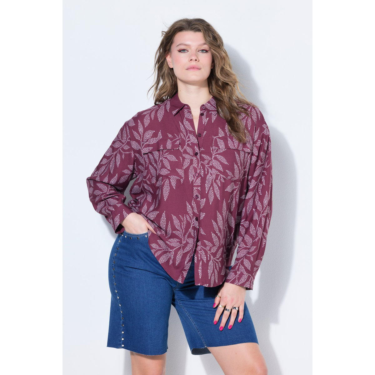 Chemise boxy en crêpe imprimé baies foncé, STUDIO UNTOLD