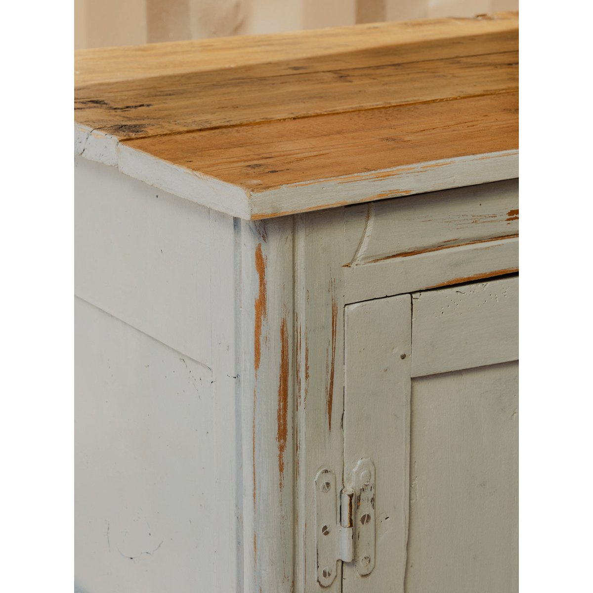 Buffet en bois patiné Gilbert N°1561 - Bon état bleu clair, DEBONGOUT