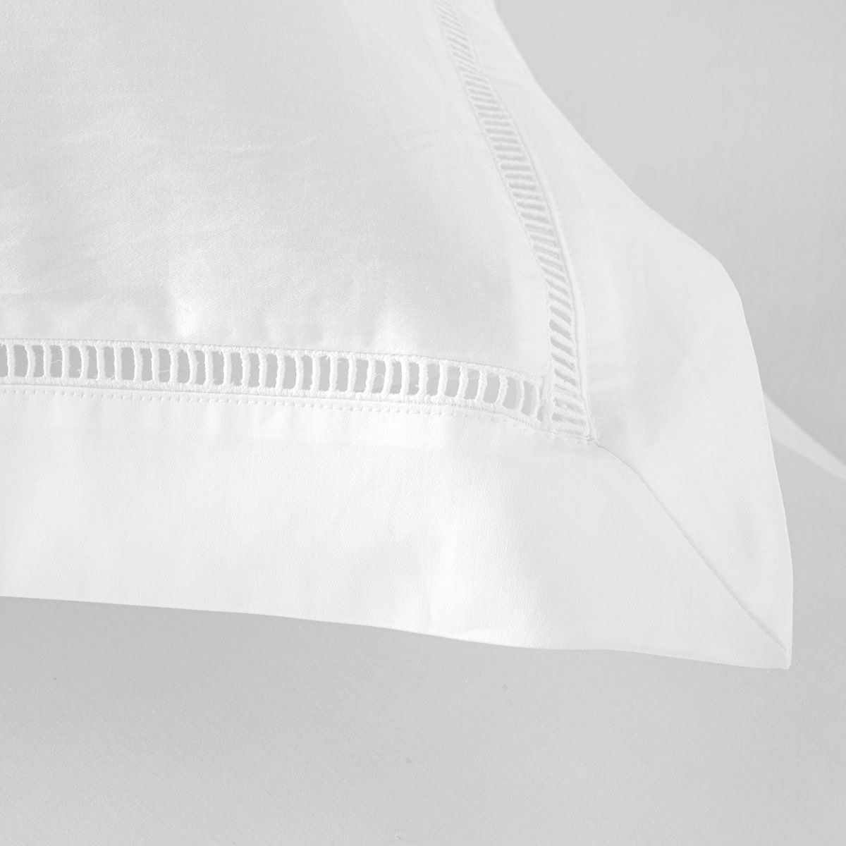 Parure satin de coton égyptien 240 fils - Taies carrées VENISE blanc, COTTON & CO