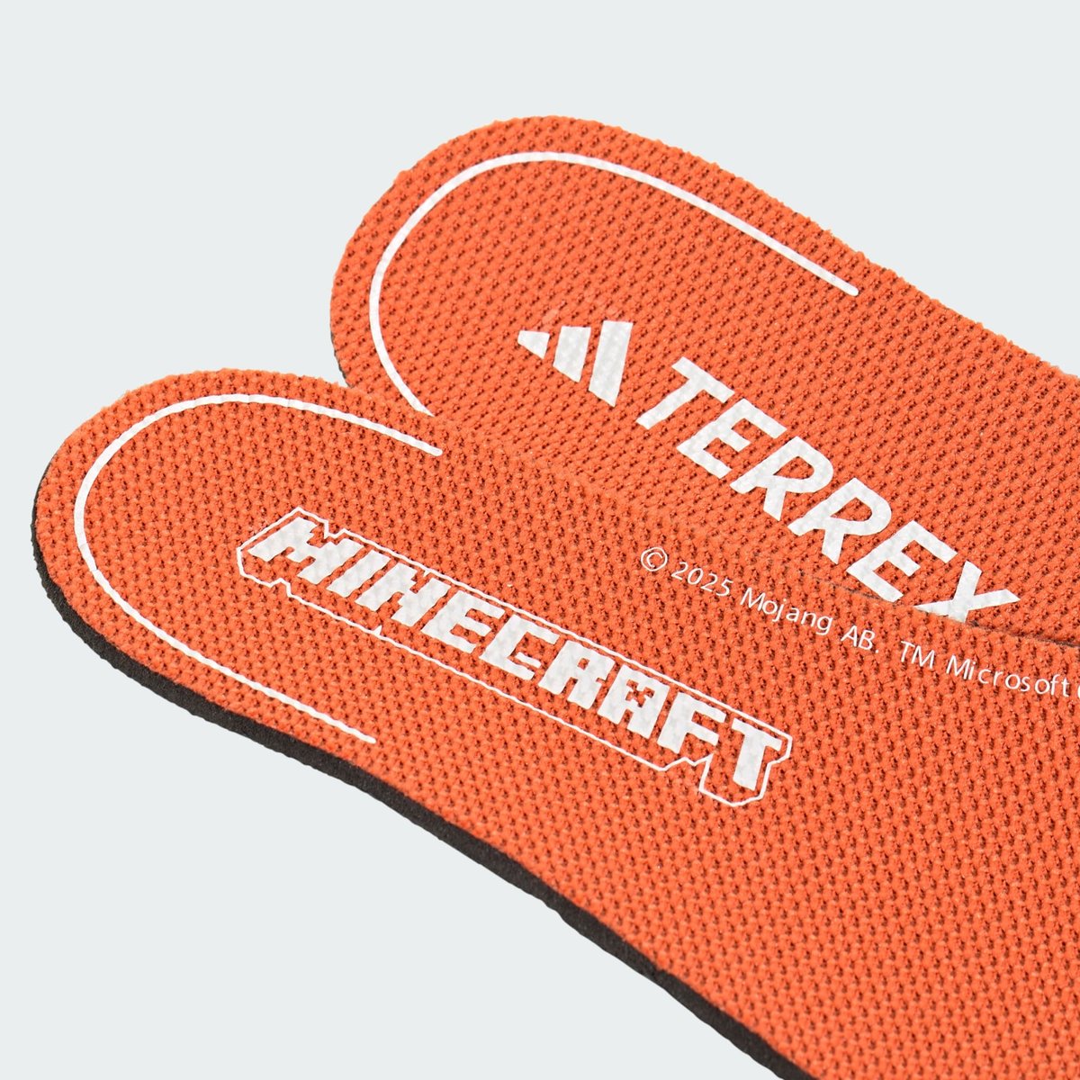 Chaussure De Randonnée Adidas Minecraft Terrex Ax4R Chaussure De Randonnée Adidas Minecraft Terrex Ax4R cardboard / cloud white / semi impact orange, adidas Performance