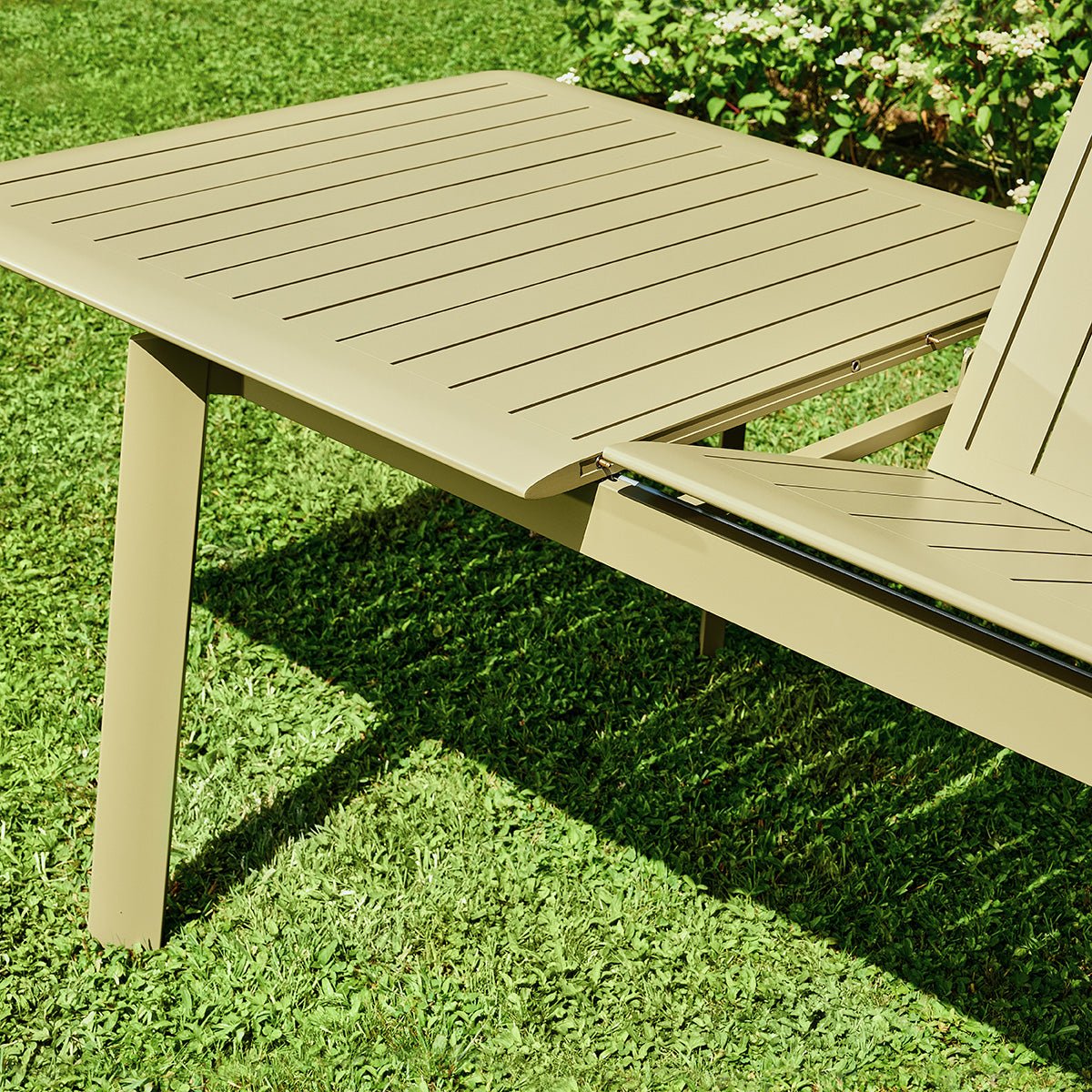 Table de jardin en aluminium kaki extensible 6/10 pers. SARO kaki_clair, BERAH GETAH
