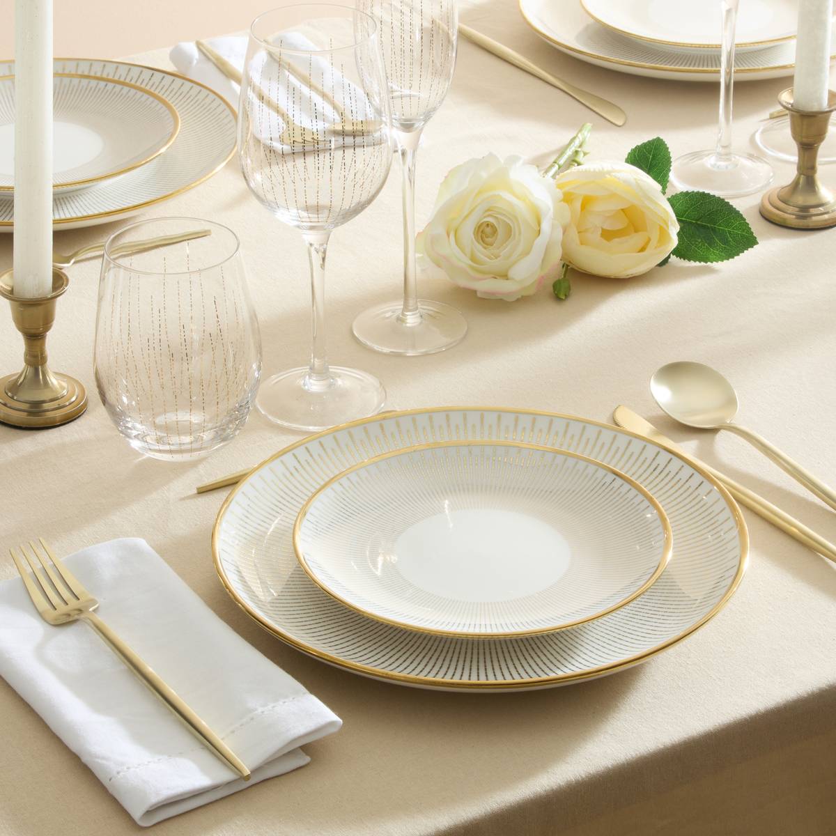 Assiette plate ronde en porcelaine LUNIS doré, ATMOSPHERA