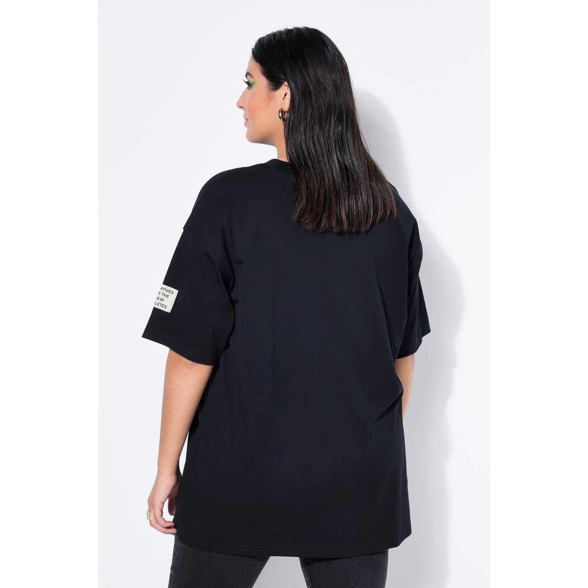 T-shirt oversize, écusson sur la manche noir, STUDIO UNTOLD