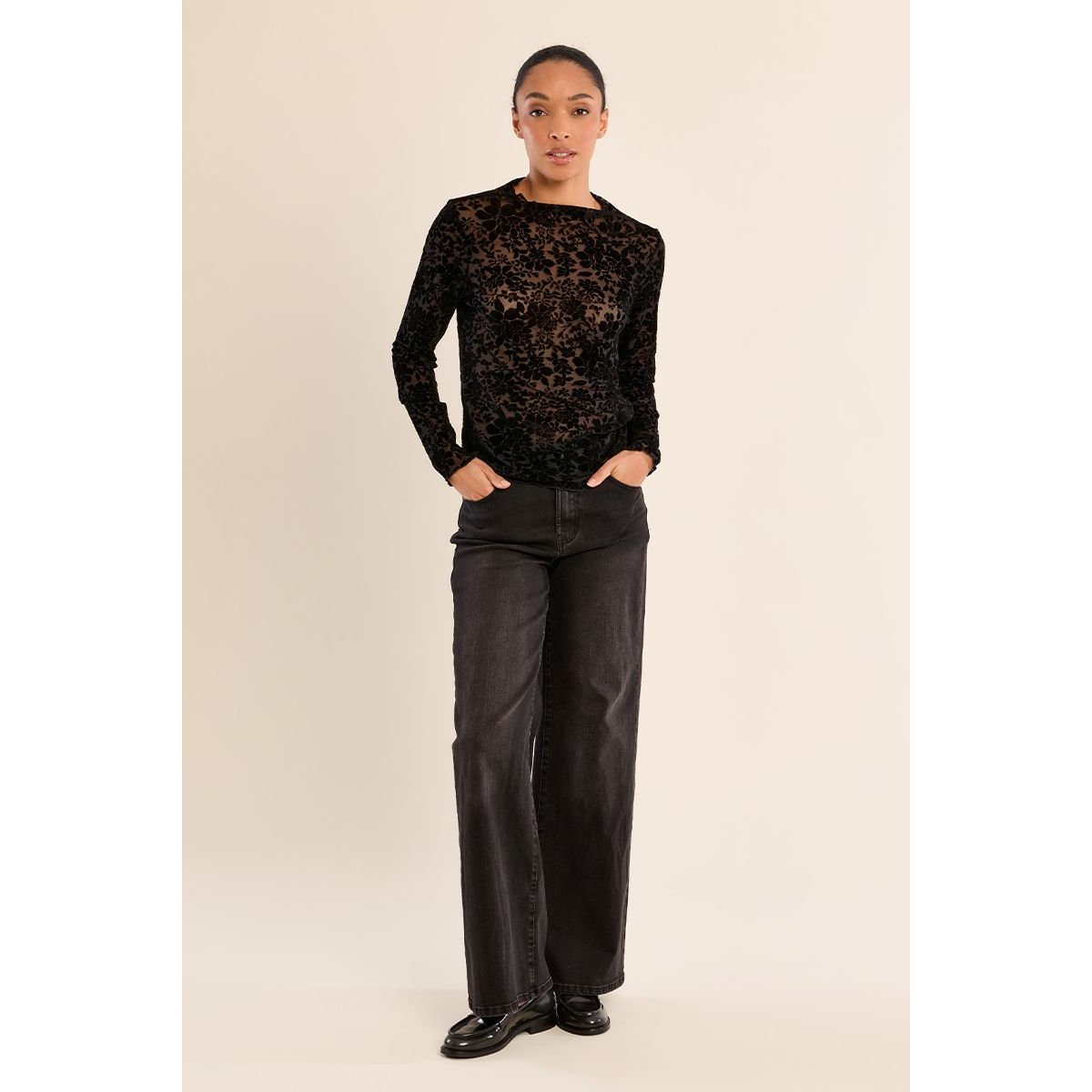 Top en semi-transparence col montant noir, MOLLY BRACKEN