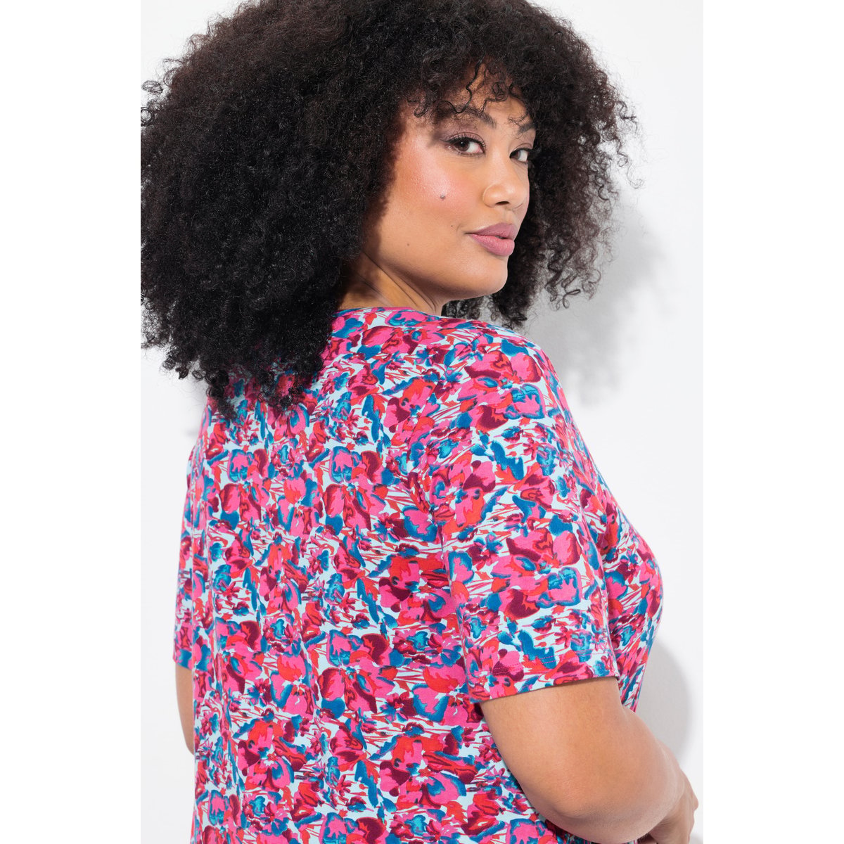 T-shirt long. Col rond et manches courtes. marine, ULLA POPKEN