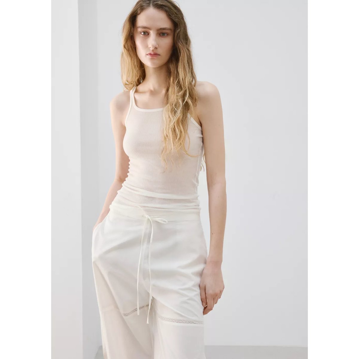 Pantalon bouffant en coton avec liens ivoire, MANGO