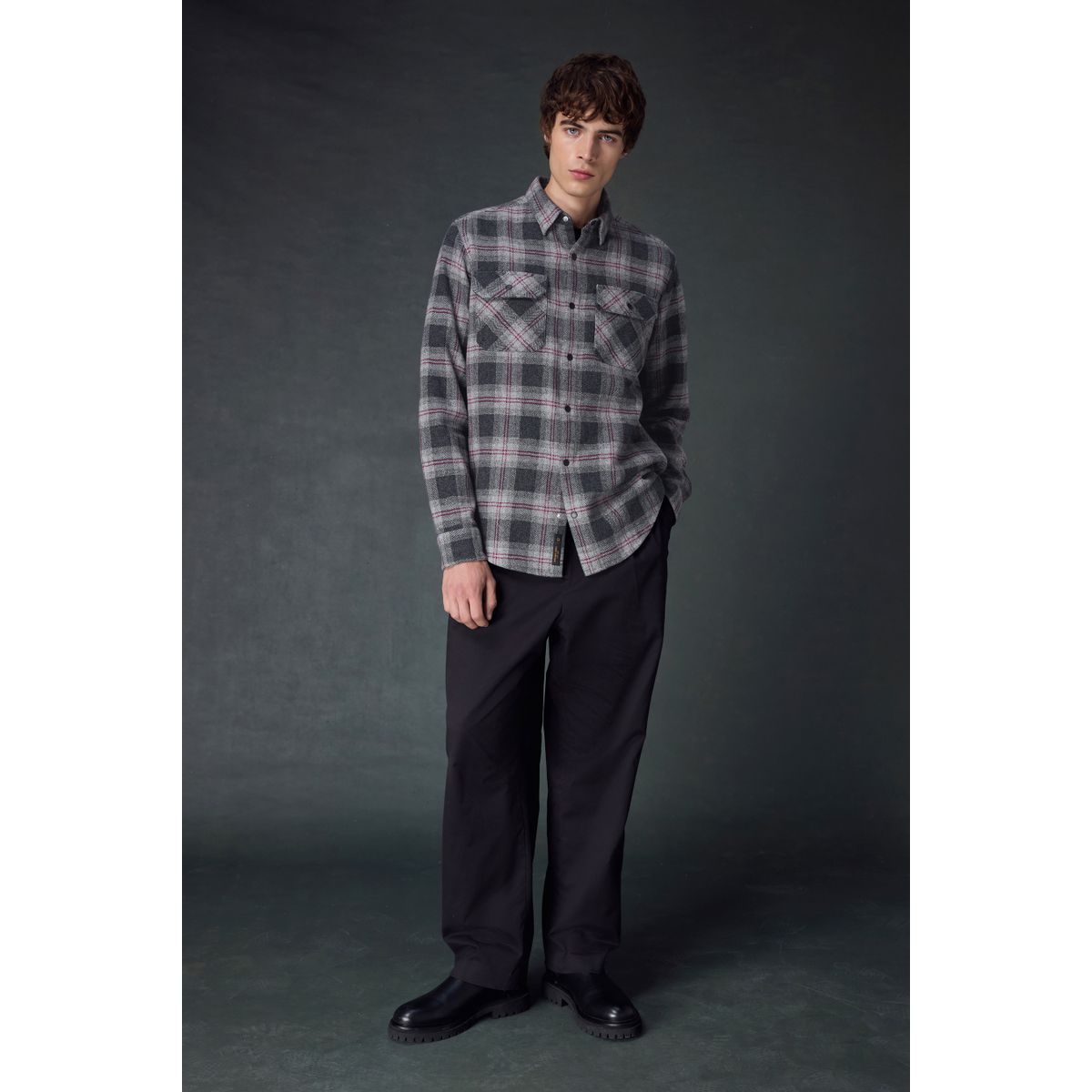 Chemise manches longues aux carreaux gris, NEXT