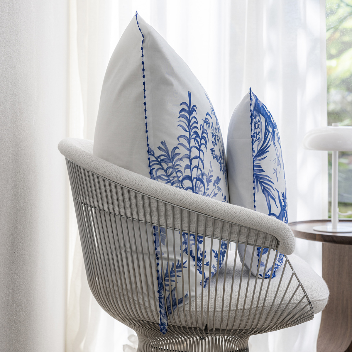 2 Taies américaines en Coton, JARDIN D'EDEN indigo, LE JACQUARD FRANCAIS