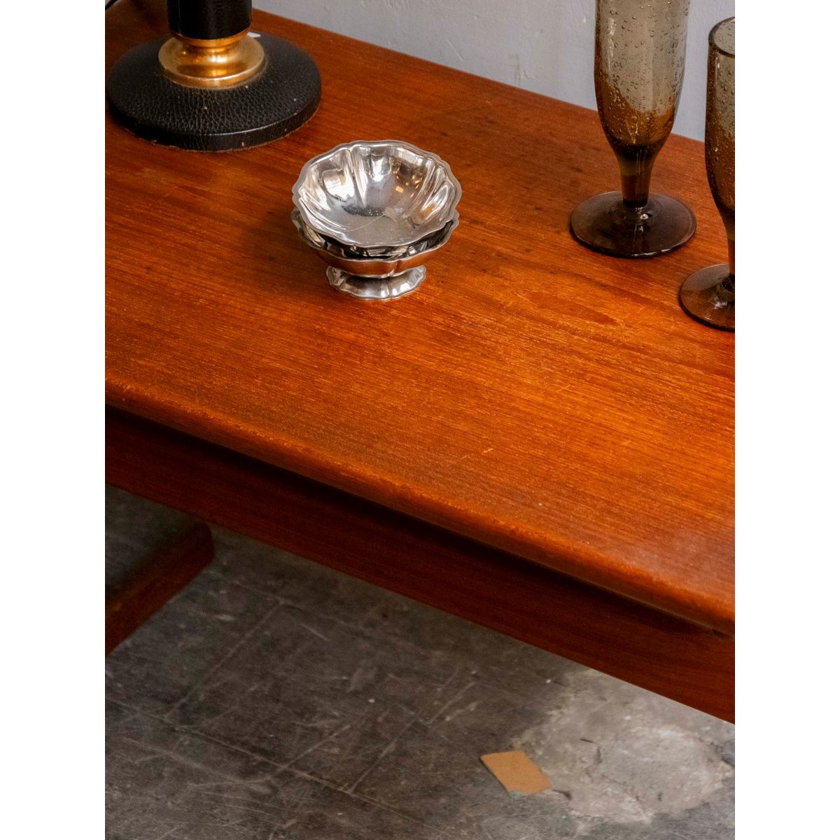 Table basse au style scandinave Donna N°1548 - Bon état bois foncé, DEBONGOUT
