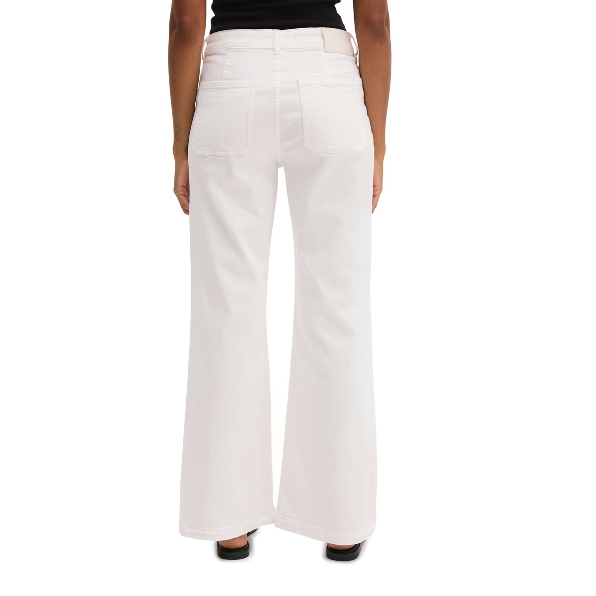 Jeans modèle Caya flared en denim Left Hand blanc, MARC O'POLO