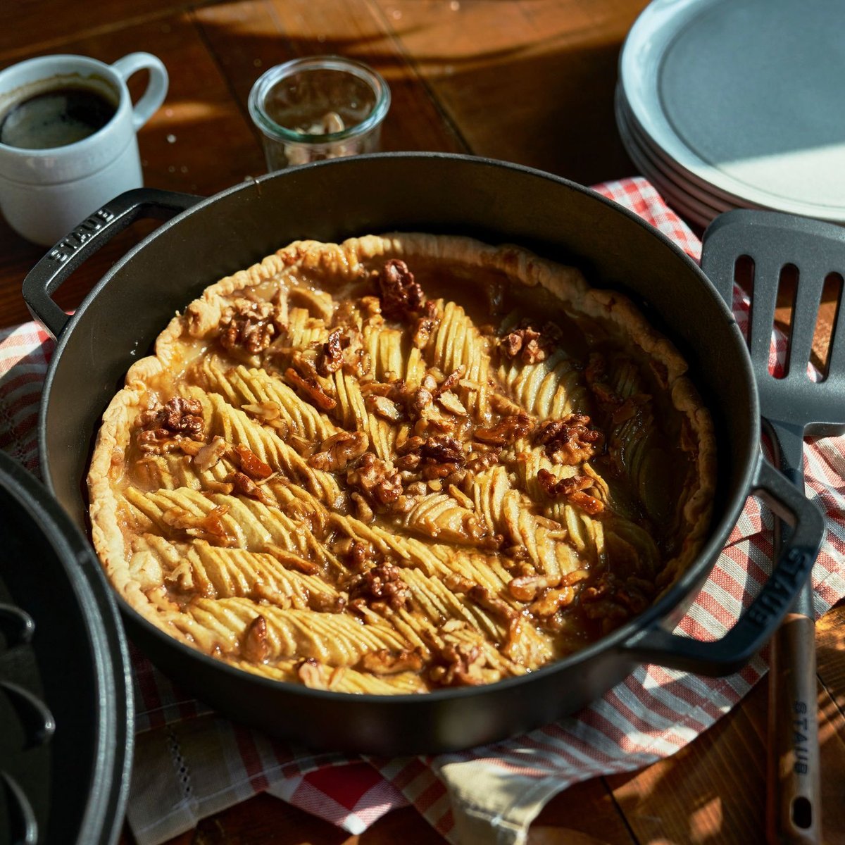 Sauteuse Chistera en Fonte, Ø 28 cm, 3,7 L, Noir Mat noir, STAUB