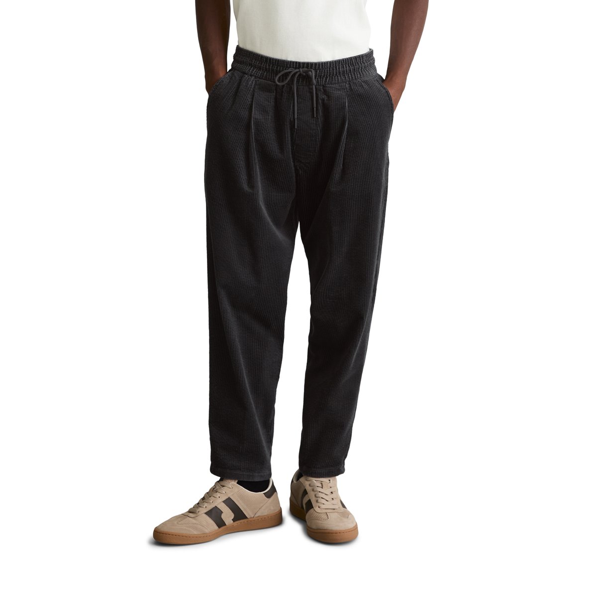 Pantalon en velours côtelé modèle Viggo, coupe décontractée et longueur raccourcie en pur coton biologique gris, MARC O’POLO DENIM