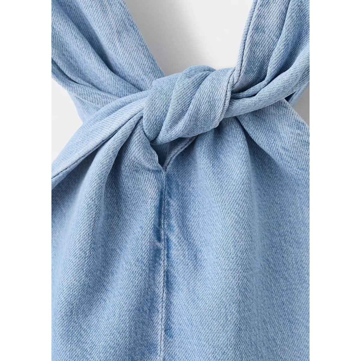 Top en denim à bretelles croisées bleu clair, MANGO