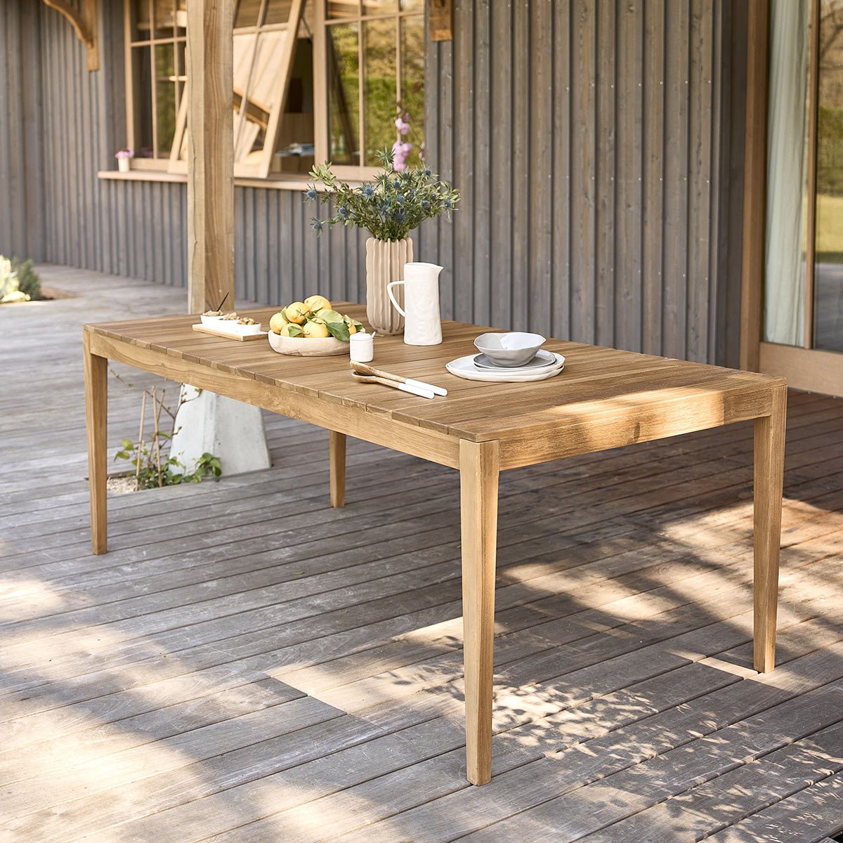 Table de jardin en teck massif 8 places LIVIE naturel, BERAH GETAH