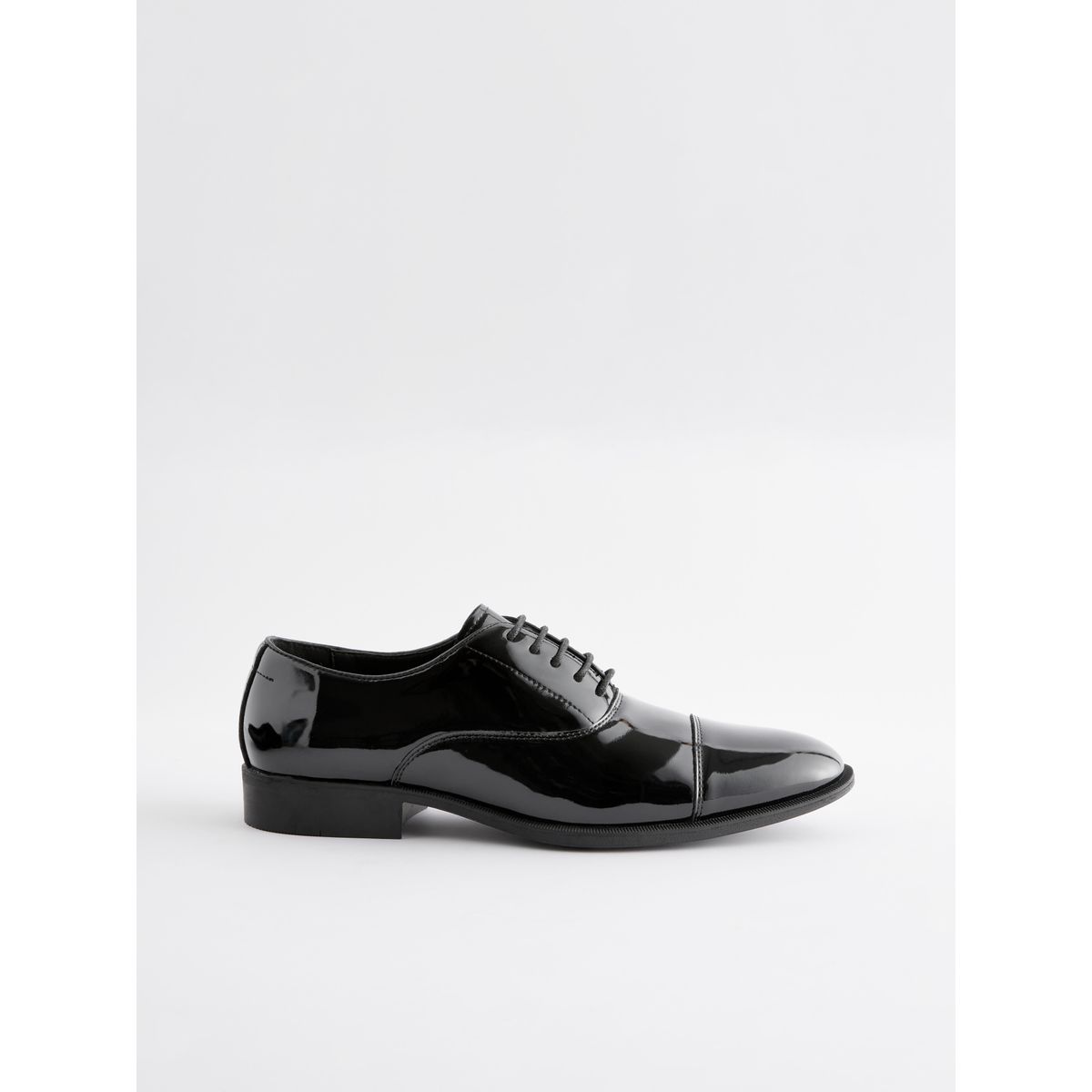 Chaussures oxford vernies à bout rapporté noir, NEXT