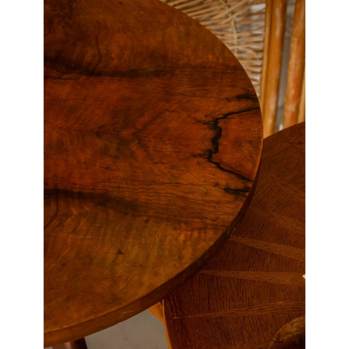 Table basse au bois brut Donna N°1539 - Bon état bois foncé, DEBONGOUT