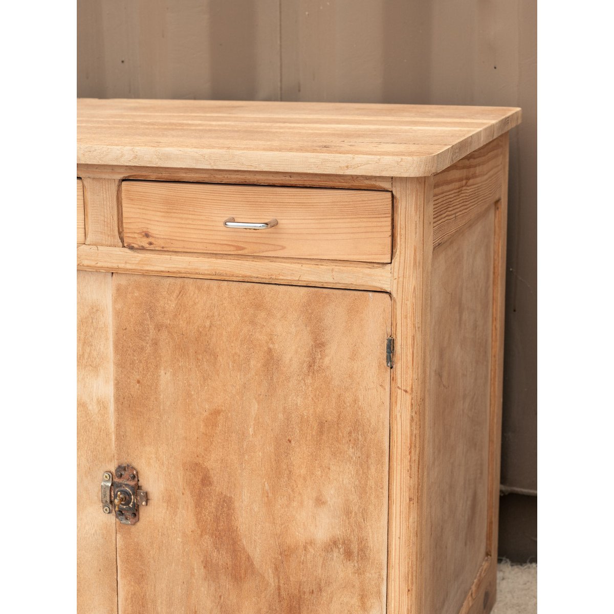 Buffet parisien en bois Gilbert N°1917 - Bon état bois clair, DEBONGOUT