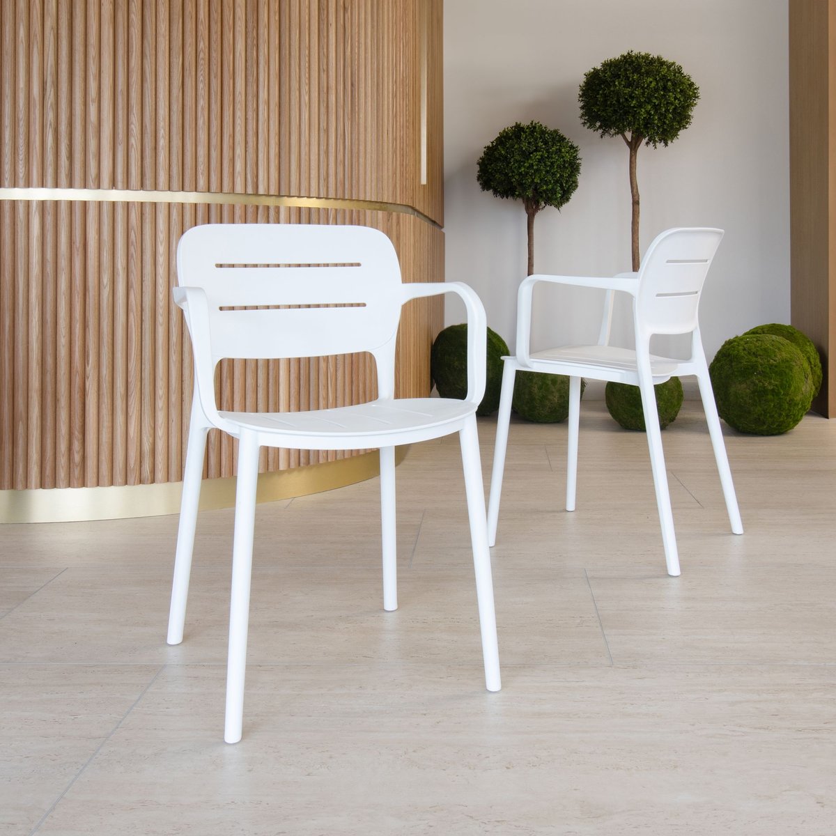 Lot de 4 fauteuils de table en polypropylène, SUNSET blanc, NOW'S HOME