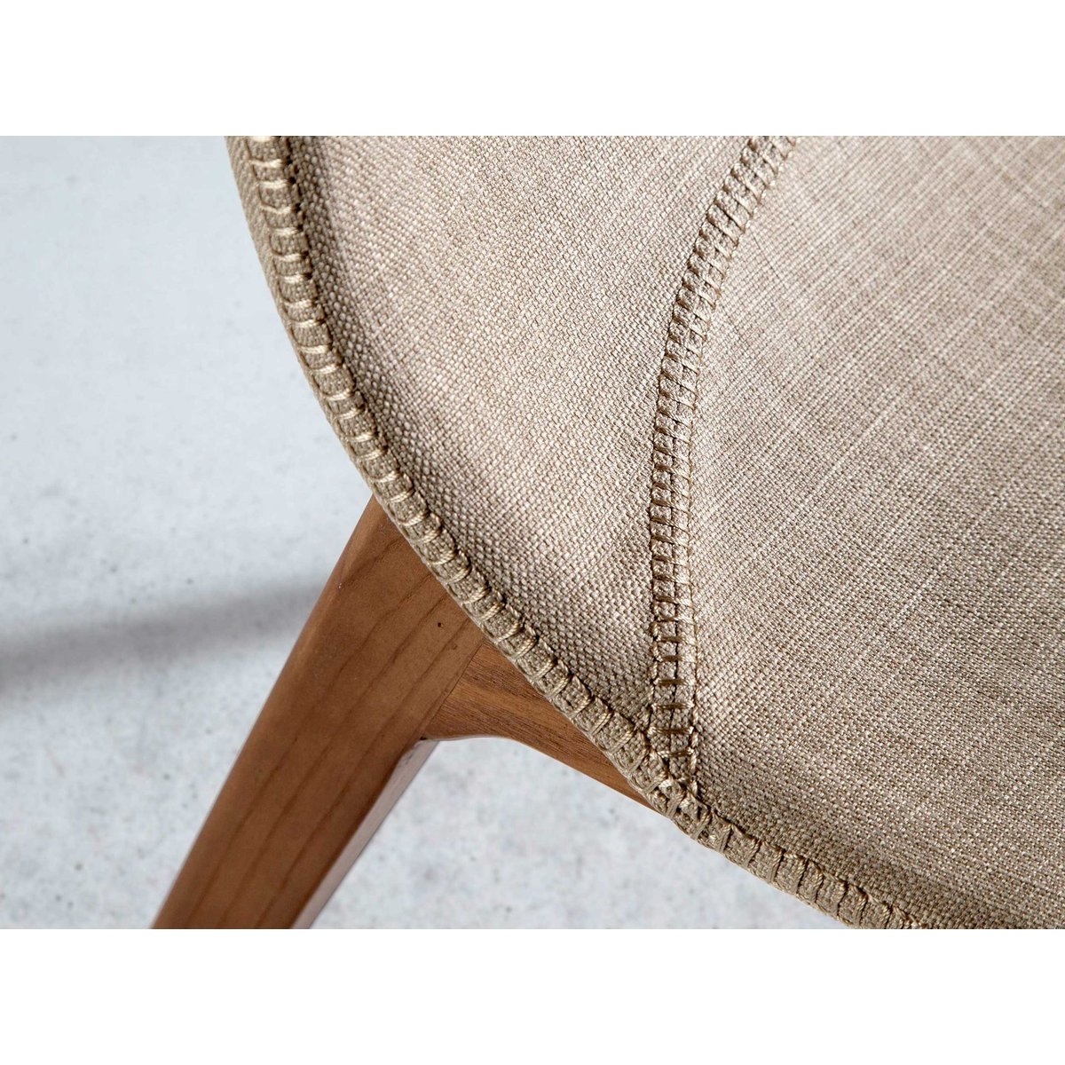 Chaise en tissu beige beige | walnut, ANGEL CERDA