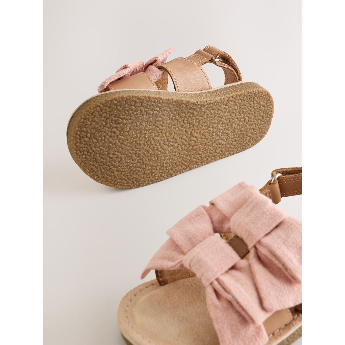 Sandales avec nœud rose, NEXT