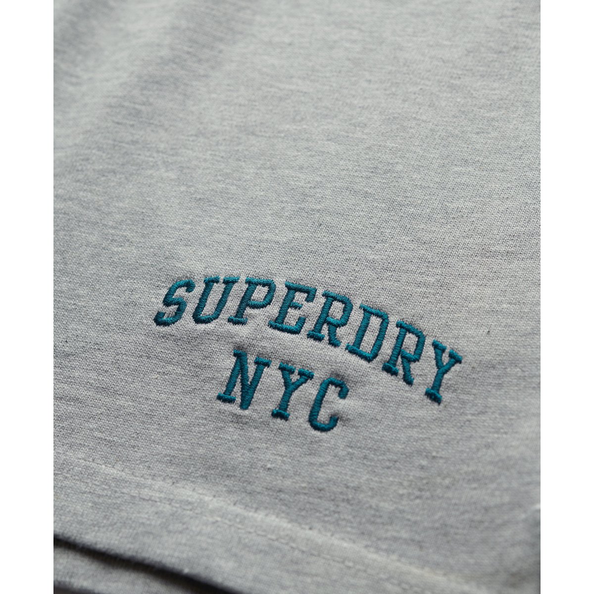 Athletic Essentials Short coupe ajustée gris chiné, SUPERDRY