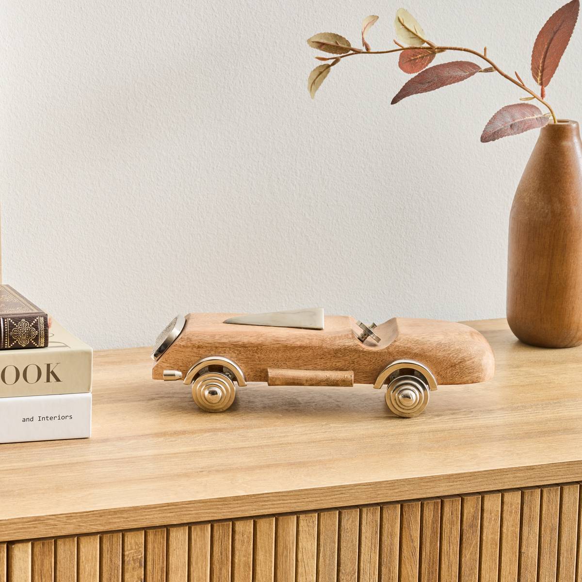 Voiture déco en manguier et aluminium JOSIE beige, ATMOSPHERA
