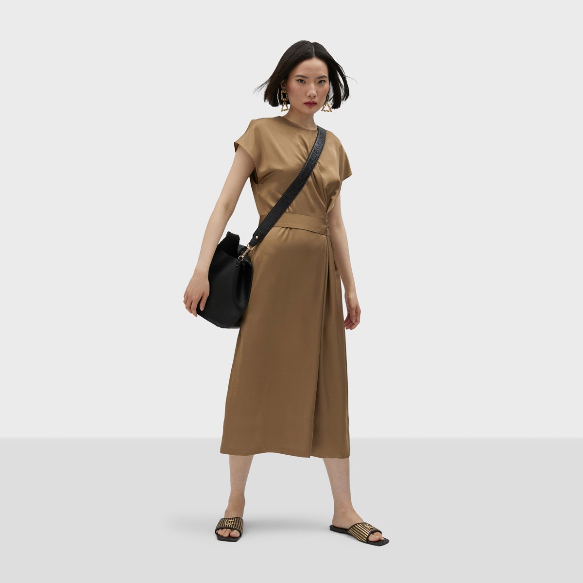 Robe longue ceinturée à manches courtes bronze, LOLA CASADEMUNT