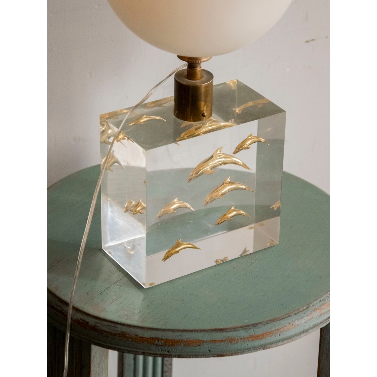 Lampe aux dauphins sculptés Suzanne N°642 - Bon état transparent, DEBONGOUT