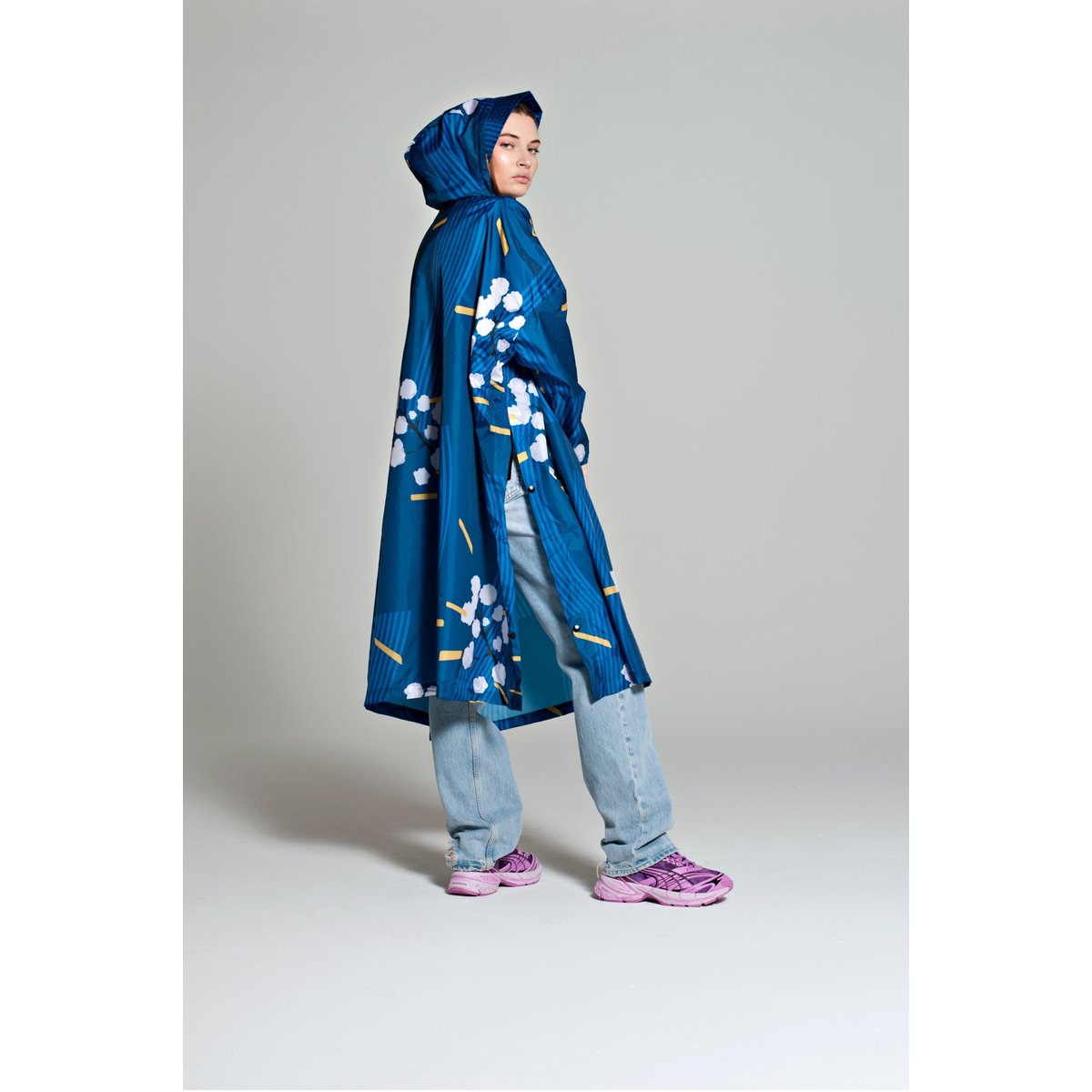 Poncho de pluie imperméable JAPANESE BLOSSOM bleu floral, RAINKISS