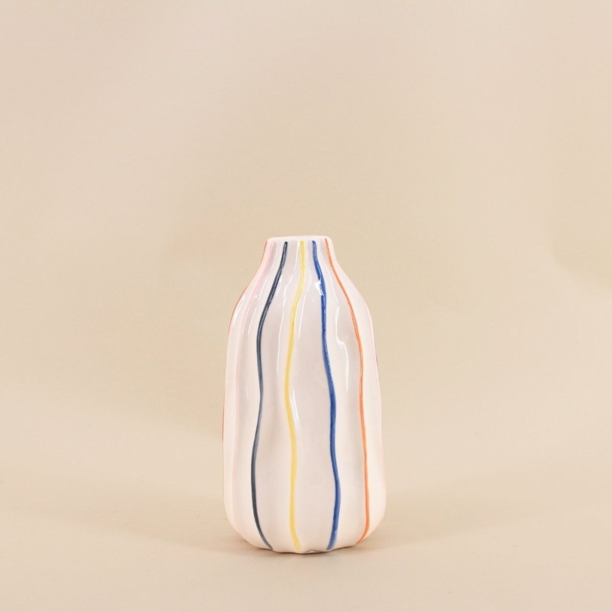 Vase en céramique lignes, H17cm blanc, ORNAMI