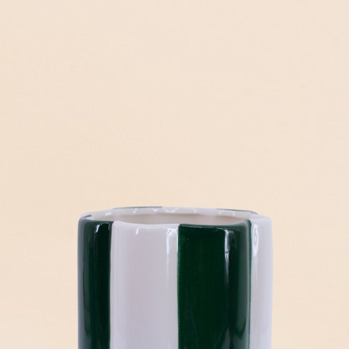 Vase en céramique à rayures, H27cm vert, ORNAMI