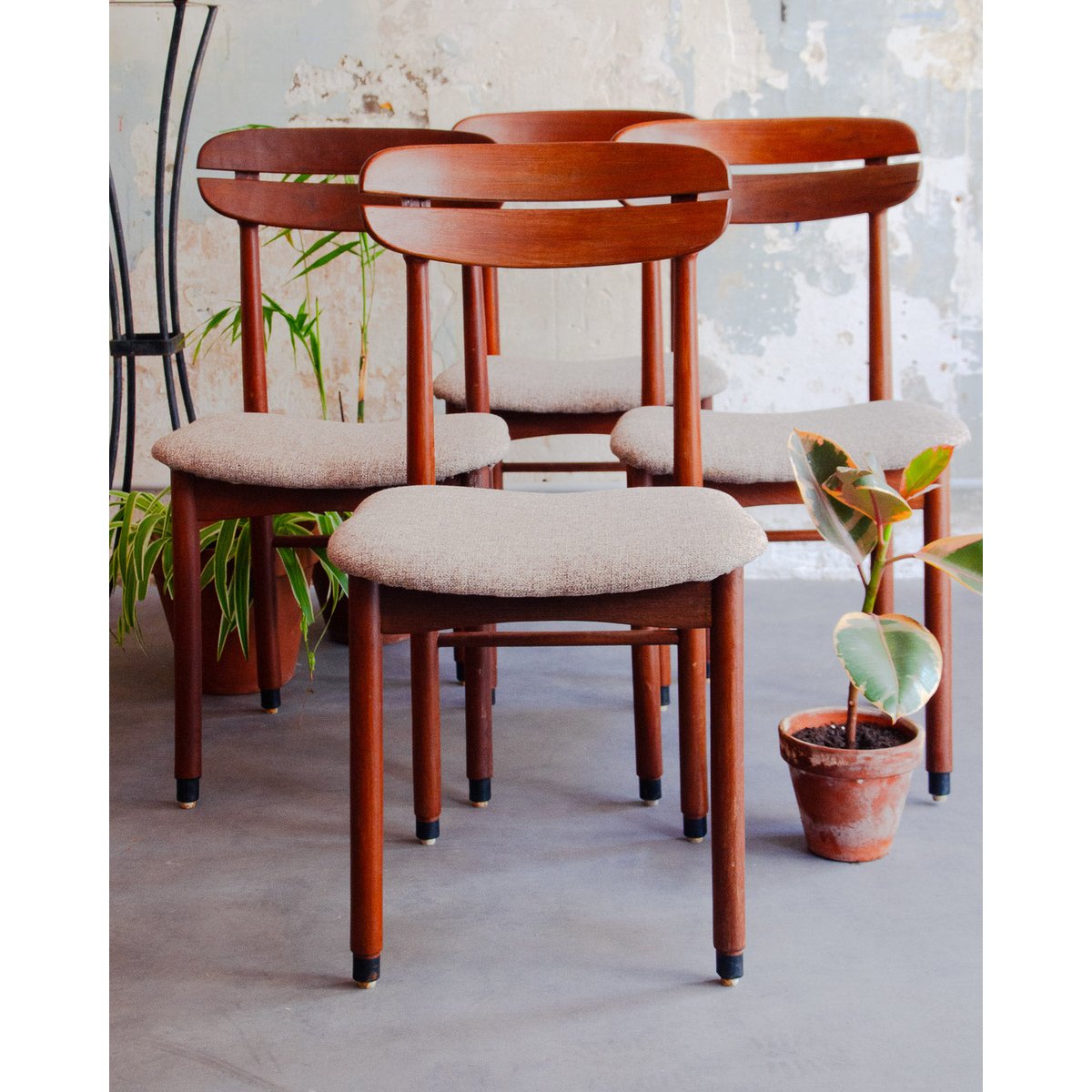 Lot de 4 chaises grain de café Alma N°1534 - Bon état beige, DEBONGOUT
