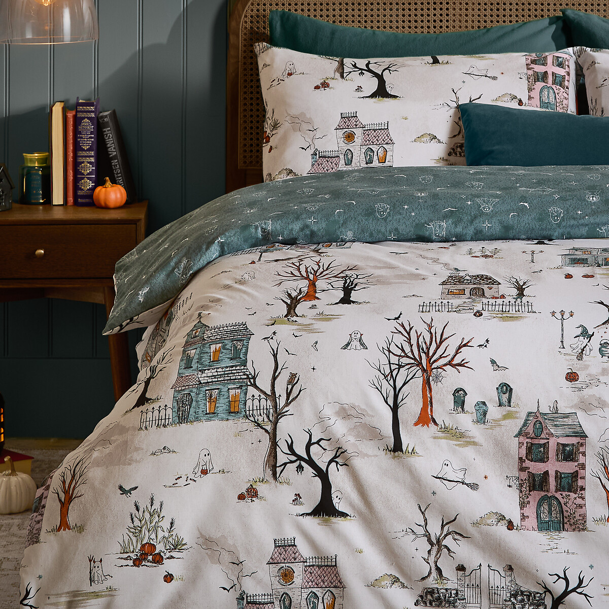 Ghost Town Reversible Halloween Duvet Cover and Pillowcase Set multi-coloured, FURN.